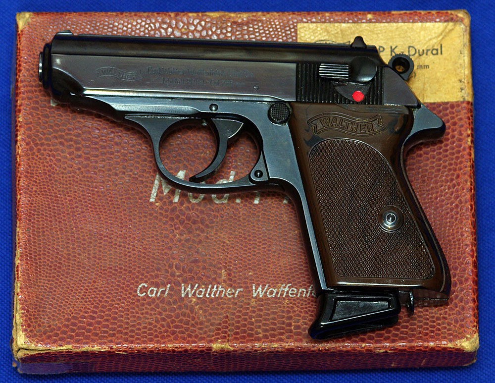 Konvolut aus einem Walther-Pistolenkoffer, - Jagd-, Sport- und  Sammlerwaffen 2023/09/15 - Dosažená cena: EUR 65 - Dorotheum